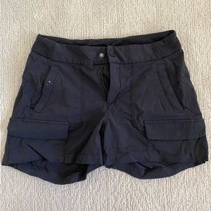 Athleta Trekkie 2.0 Utility Stretch Cargo North Black Shorts